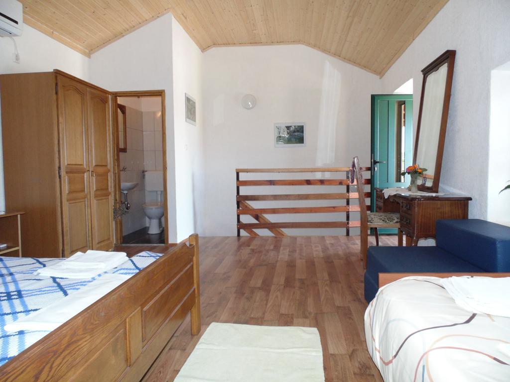 Holiday Home Paklenica Starigrad Paklenica Eksteriør billede