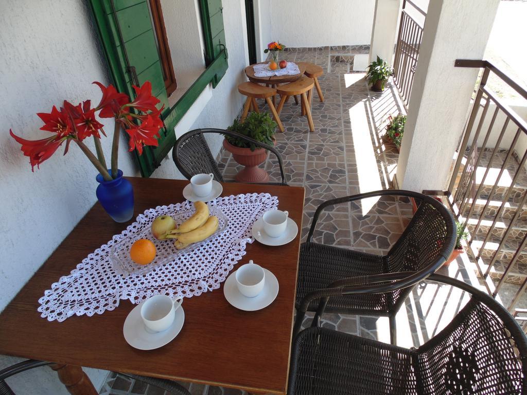 Holiday Home Paklenica Starigrad Paklenica Eksteriør billede