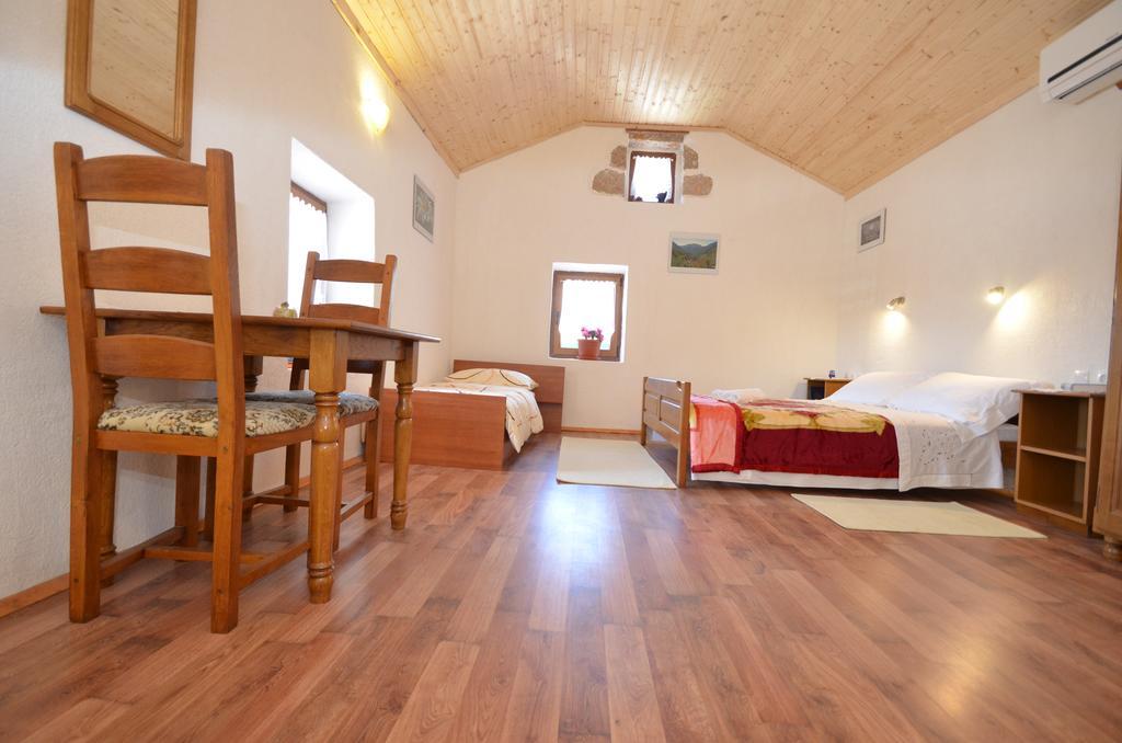 Holiday Home Paklenica Starigrad Paklenica Eksteriør billede