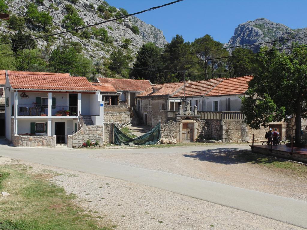 Holiday Home Paklenica Starigrad Paklenica Eksteriør billede