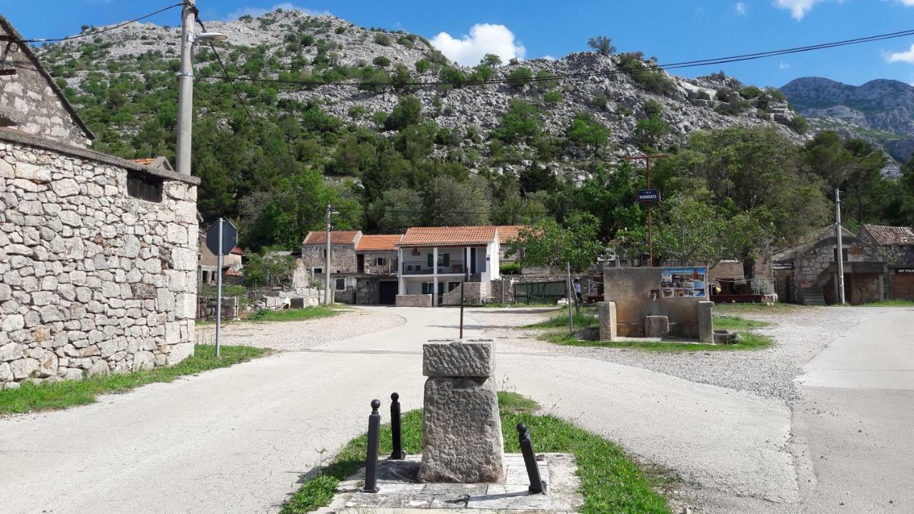Holiday Home Paklenica Starigrad Paklenica Eksteriør billede